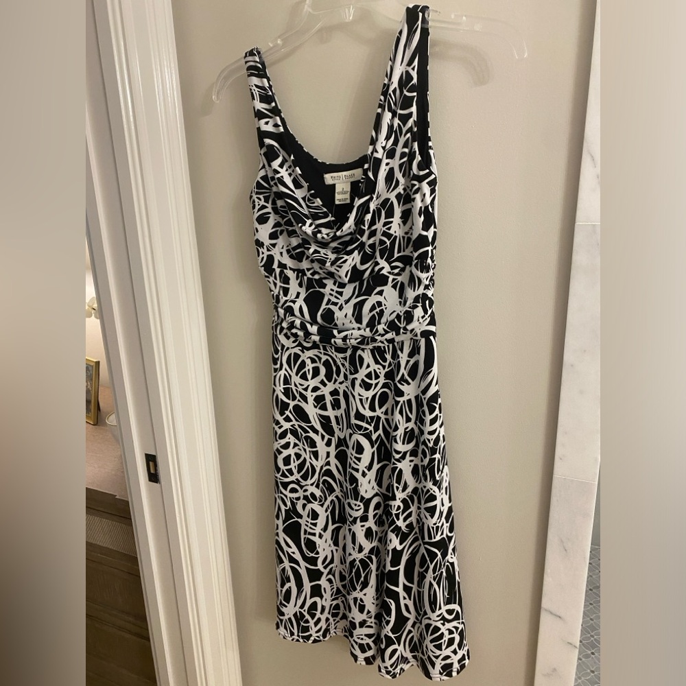 Black and white stretchy dress
